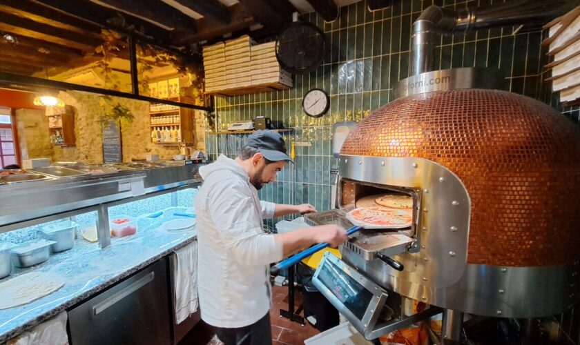 « Ici, c’est spécial » : dans l’Essonne, dites « pizza » et les clients répondront « Rugantino »