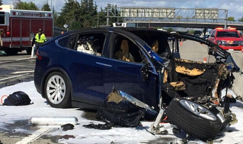 Incendies de voitures électriques : l’emballement thermique des batteries, un phénomène rare mais dévastateur