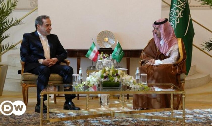 Iran and Saudi Arabia pursue cautious rapprochement