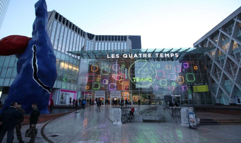 La Défense : plus de 35 000 euros d’iPhone volés lors d’un braquage au centre commercial des 4 Temps