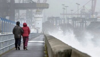 La borrasca Bert pone en alerta a once comunidades y deja este lunes frío, lluvias y vientos "huracanados" en varios puntos de la Península