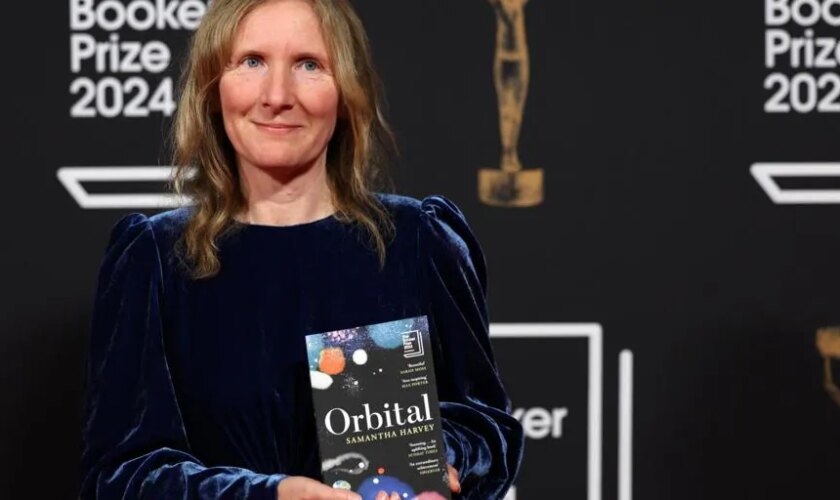 La escritora inglesa Samantha Harvey gana por unanimidad el Premio Booker