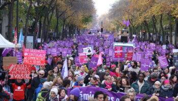 « La honte doit changer de camp » : des milliers de personnes dans la rue contre les violences sexistes