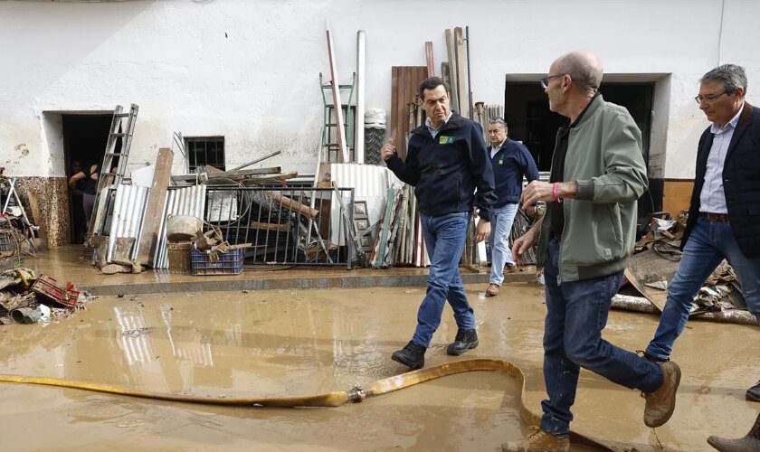 La 'vía andaluza' de gestión de la DANA refuerza a Juanma Moreno y alivia al PP