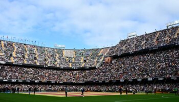 LaLiga denuncia cánticos ofensivos contra el Sevilla en el Valencia - Betis