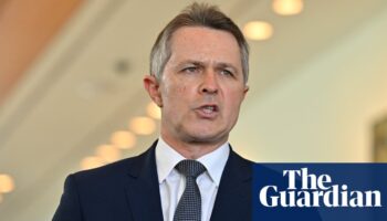 Labor left red-faced on international student cap as Coalition sides with Greens and independents