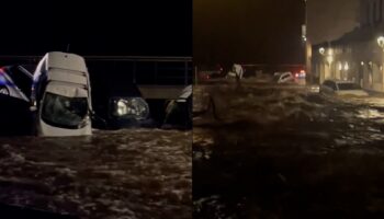 Las fuertes lluvias causan inundaciones en Cadaqués (Girona) y arrastran decenas de coches