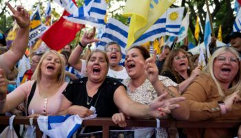 Bei der Stichwahl in Uruguay wird ein knappes Ergebnis erwartet. (Archivbild) Foto: Santiago Mazzarovich/AP/dpa