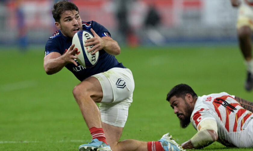 Le XV de France et Antoine Dupont en démonstration face au Japon