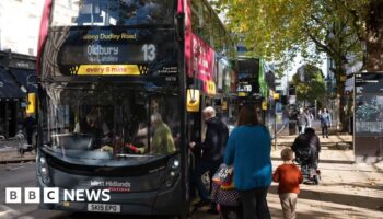 'London-style' buses promised nationwide with £1bn boost