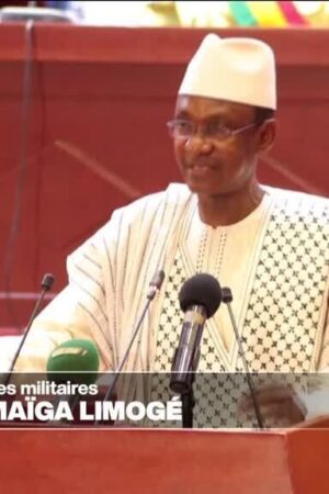 Mali: les militaires au pouvoir renvoient le Premier ministre Maïga et le gouvernement