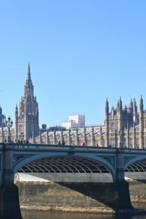 Man critical after stabbing on Westminster Bridge