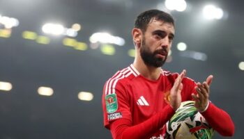 Manchester United: Bruno Fernandes leistet erste Hilfe bei Flugzeugpassagier