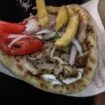 Max Strohe über Gyros Pita: Das Geheimnis? In Olivenöl gebackene Fritten