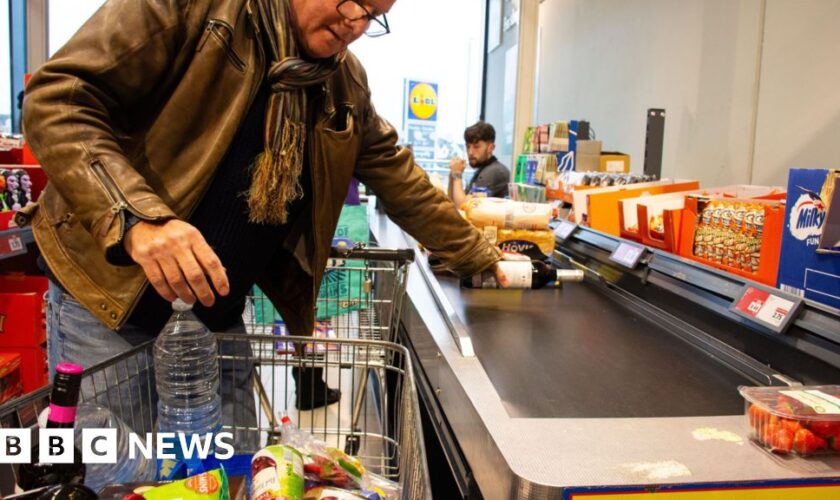 Men buy more from Lidl middle aisle, says boss