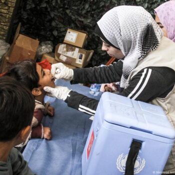 Middle East: Gaza polio vaccinations resume amid strikes