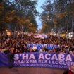 Miles de personas exigen en Barcelona la bajada de los alquileres y plantean una huelga de inquilinos