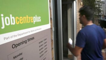 Millions of people contacted by DWP over major Universal Credit change