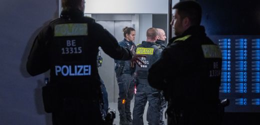 Mord in Berlin? Polizei findet drei Leichen in Wohnung in Marzahn