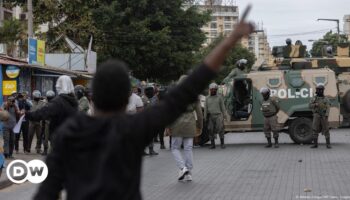 Mozambique: Police use tear gas on protesters in Maputo