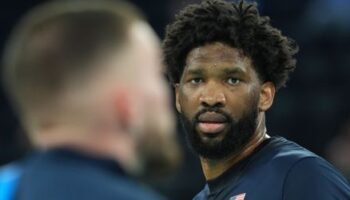 NBA: Joel Embiid nach Schubser gegen Reporter für drei Spiele gesperrt