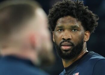 NBA: Joel Embiid nach Schubser gegen Reporter für drei Spiele gesperrt