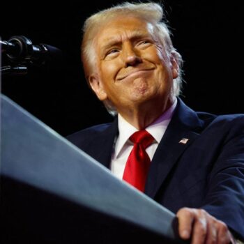 Donald Trump bei seiner Rede nach der US-Wahl im Palm Beach Convention Center in West Palm Beach