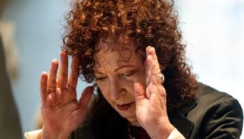 Nan Goldin Ausstellung in Berlin: Wie eine Ausstellung plötzlich zum Politikum wurde