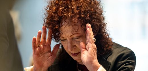 Nan Goldin Ausstellung in Berlin: Wie eine Ausstellung plötzlich zum Politikum wurde