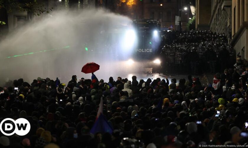 News kompakt: Wasserwerfer gegen pro-Europa Demonstranten