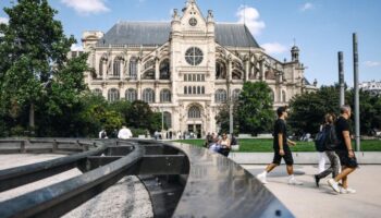 « Nous vivons avec nos contemporains » : à l’église Saint-Eustache, huit siècles d’art et de charité