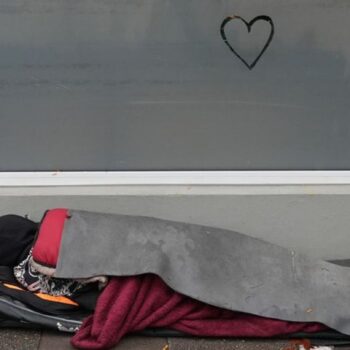 Kälte ist für obdachlose Menschen eine große Gefahr. Foto: Marcus Brandt/dpa