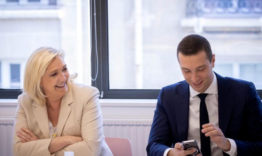 Obligation d’un casier judiciaire vierge : Marine Le Pen loue sa «relation de confiance» avec Jordan Bardella