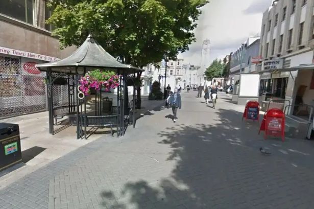 Off-duty cop ‘stabbed with large machete’ after attempting to stop robbery outside shopping centre