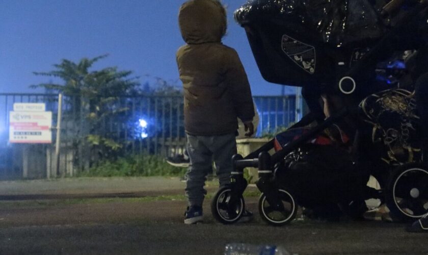 « On traite ces familles comme des chats errants » : le calvaire des enfants à la rue et scolarisés dans l’Oise