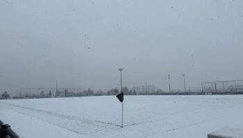 PSG : les images de la bataille de boules de neige des Parisiens au Campus de Poissy avant l’entraînement