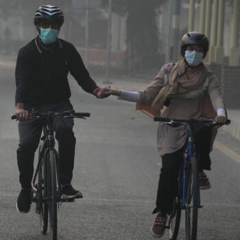 Pakistan shuts schools in Lahore over record pollution