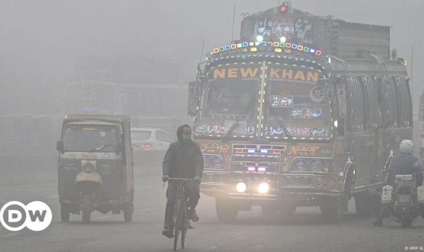 Pakistan's Punjab imposes activity bans amid intense smog