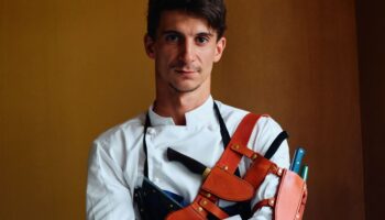 Paris : star de YouTube, le chef Eloi Spinnler veut « porter des messages » pour une cuisine plus responsable