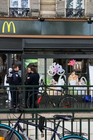 Paris : un septuagénaire tué par balle dans un McDonald’s du XVIIIe