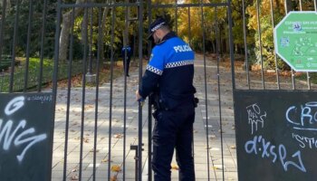 Parques y zonas arboladas cerradas en varias ciudades ante la alerta por viento