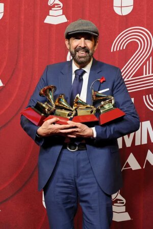 Premios Latin Grammy 2024: Juan Luis Guerra, el triunfo del último clásico latino eclipsa a las estrellas de la música urbana