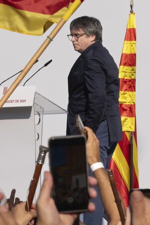 Puigdemont sube el precio para apoyar a Sánchez: "1.300 millones del último año" y que el presidente denuncie "el golpe de Estado judicial"