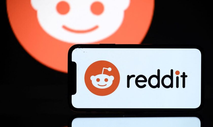 Reddit and Venmo down: Users report outages on multiple social media sites