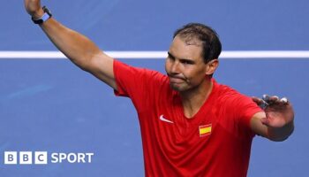 Rafael Nadal waves to the Davis Cup crowd in Malaga