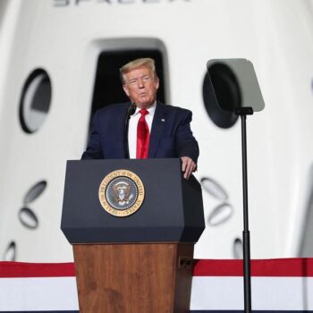 Retour sur la Lune, soutien de Buzz Aldrin, liens avec Elon Musk ... Pourquoi Donald Trump mise sur le rêve spatial américain