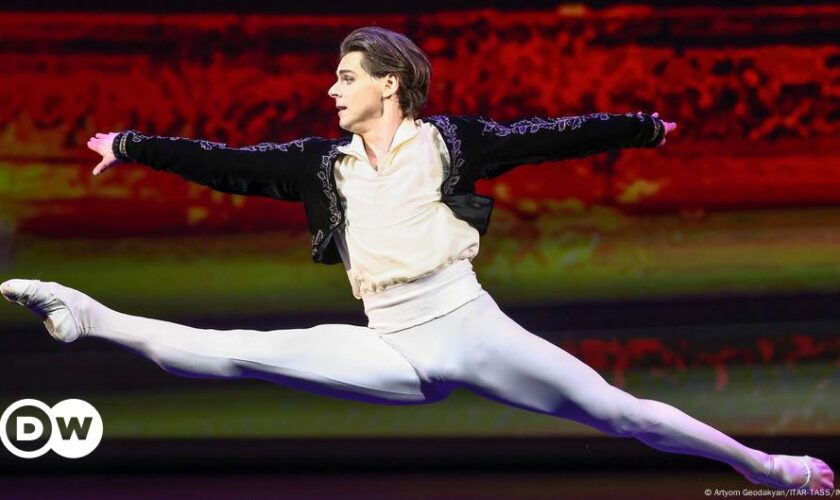 Russian ballet star gets public funeral at Mariinsky Theater