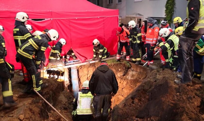 Sachsen: Zweijähriger fällt in metertiefen Schacht – aufwendige Rettung bei Eiseskälte