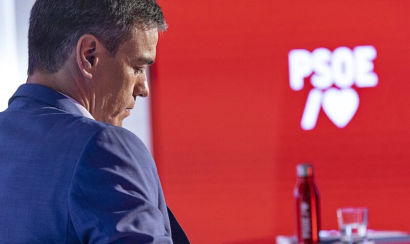 Sánchez plantea "federalizar la Agencia Tributaria" para tratar de aplacar las críticas en el PSOE a la cesión de los impuestos pactada en Cataluña para investir a Illa