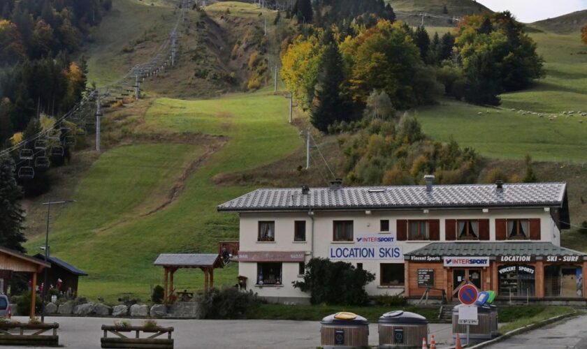 «Sans le ski, ce sera la faillite» : dans les Alpes, les stations de moyenne montagne face à leur fin inéluctable